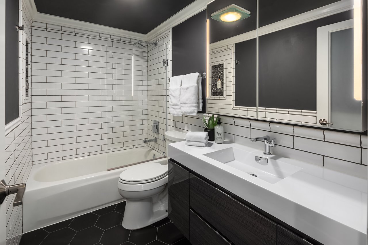 10517 NE 46th Street