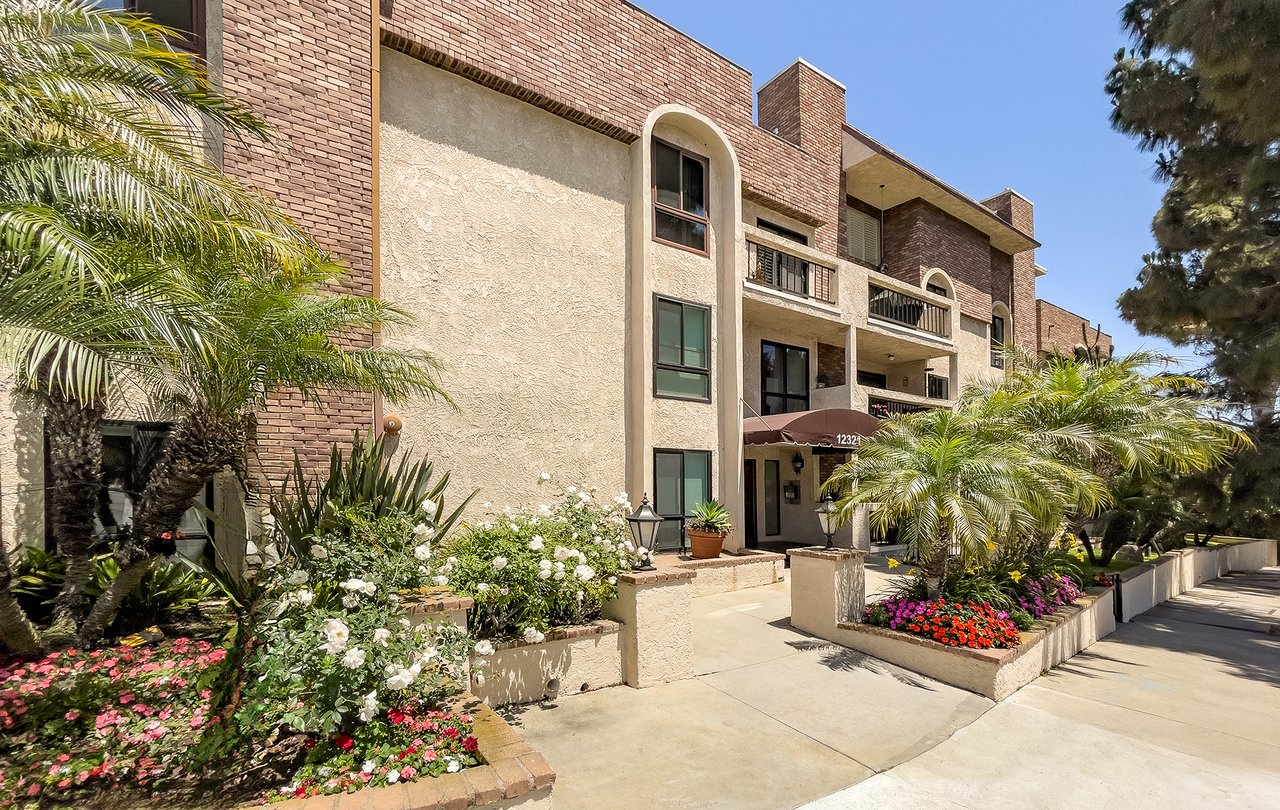 12321 Ocean Park Blvd #17