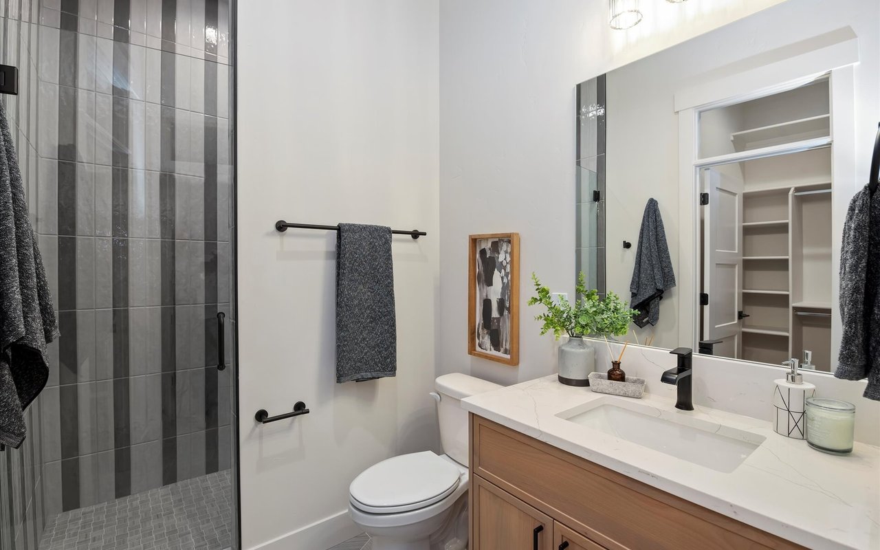 Modern Craftsman on One-Third of an Acre in Star, Idaho