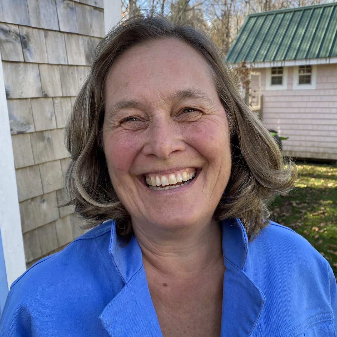Jackie Wheelwright Camden, ME Real Estate Agent Headshot