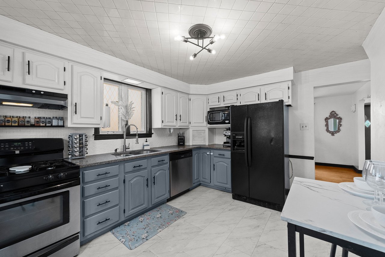 615 Lincoln Ave, Carnegie PA 15106
