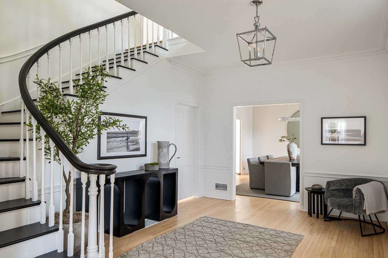 625 N Sierra Dr, Beverly Hills