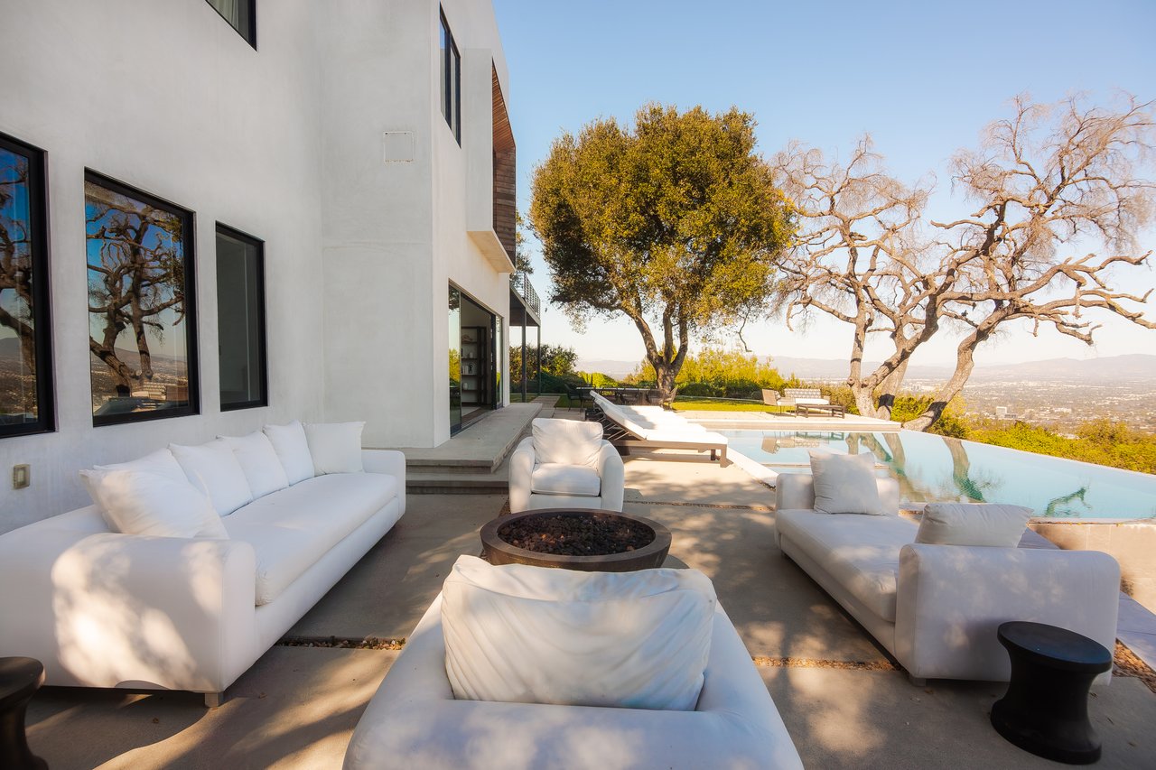 13331 Mulholland Dr, Beverly Hills