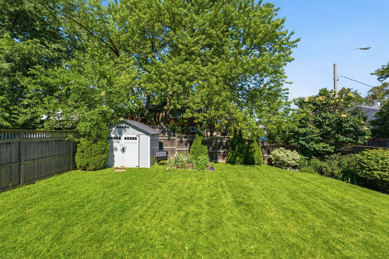 2 Wedgewood Ave