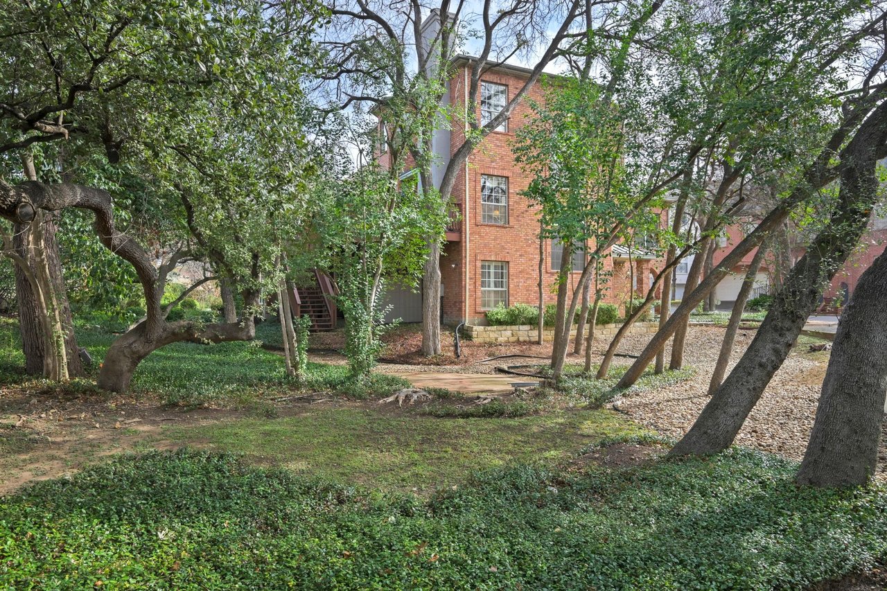 2716 Hillview Green Lane