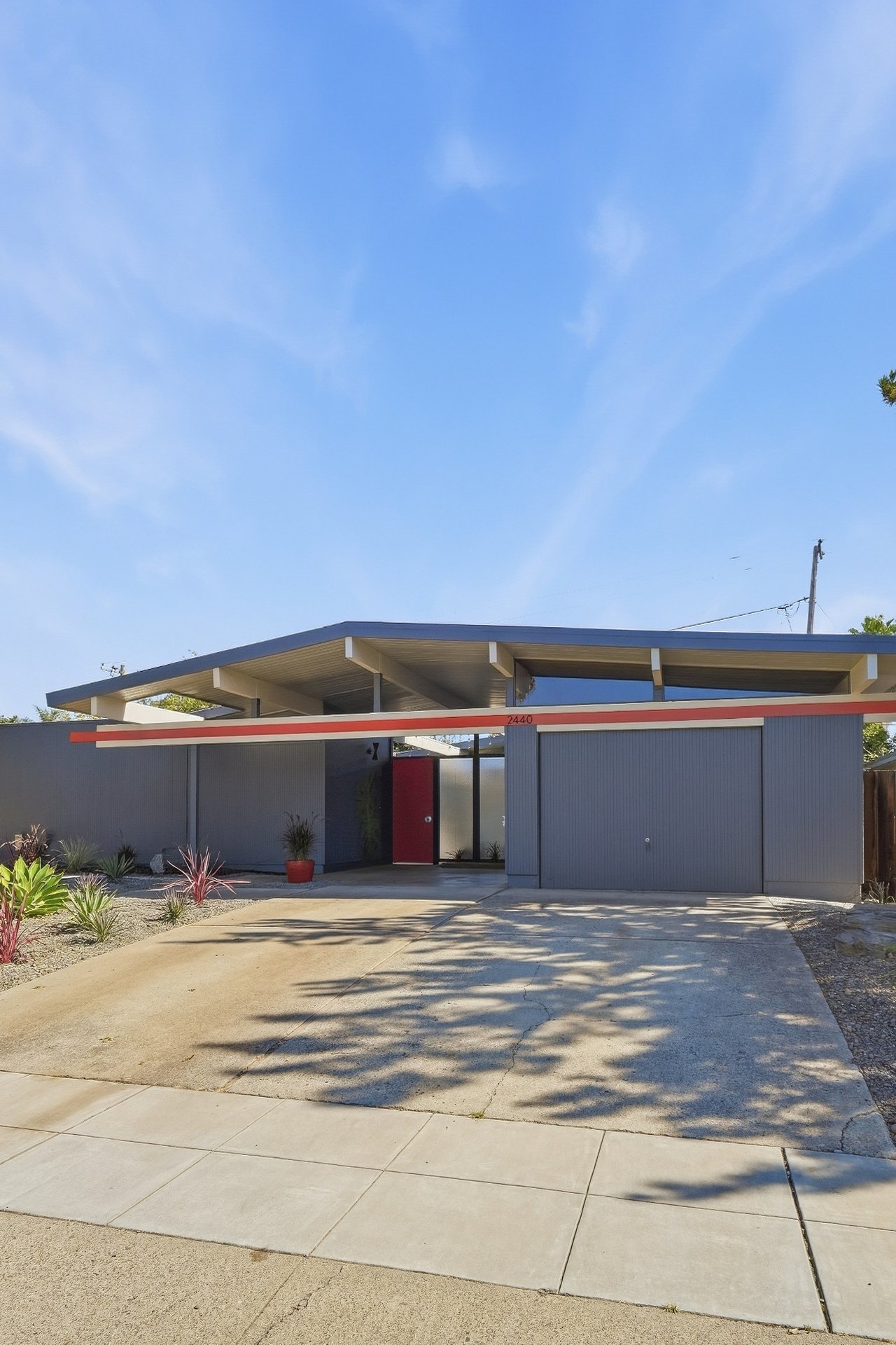 2440 Fairoak CT