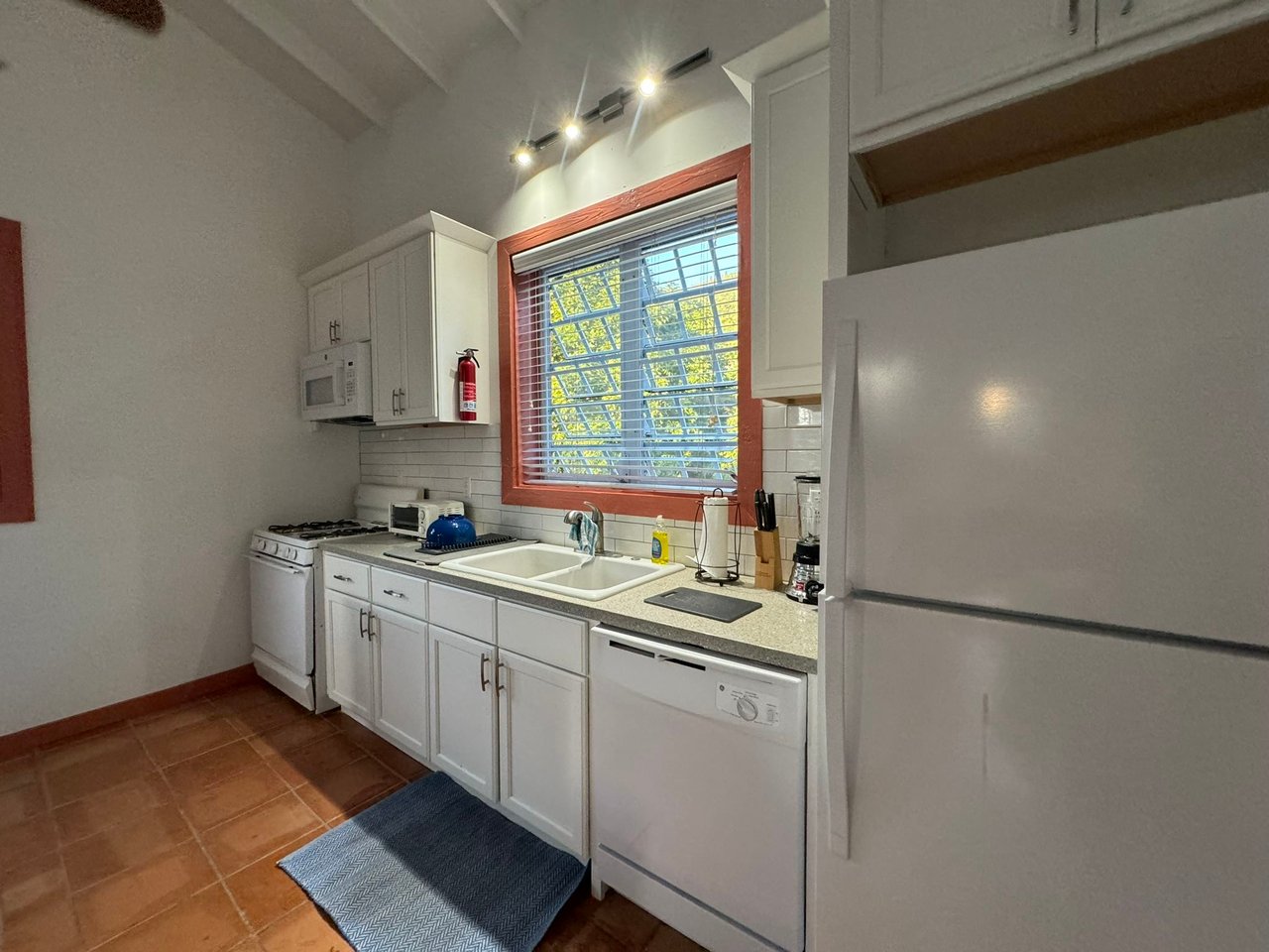 1057 Cane Garden Bay 1 Bedroom Apartment