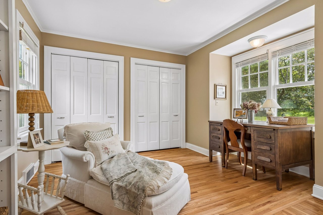20600 Carson Road, Deephaven