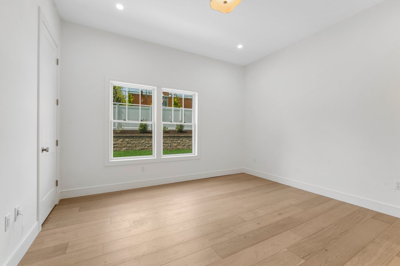 229 Bogert Pl