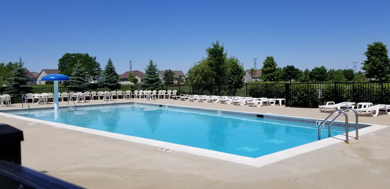 Carillon Club 55+ Naperville 18 & Under Outdoor Swimming Pool