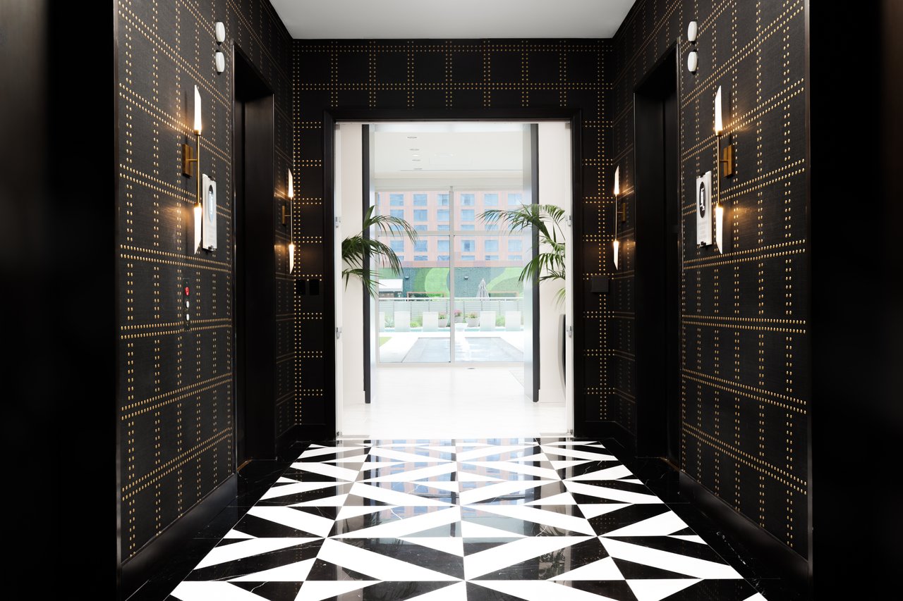 200 Congress Avenue #19F