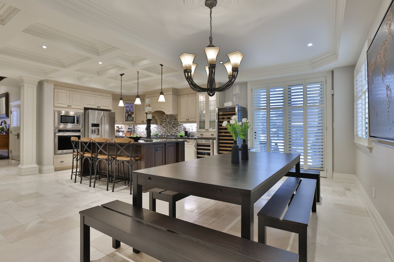 390 Seaton Drive, Oakville