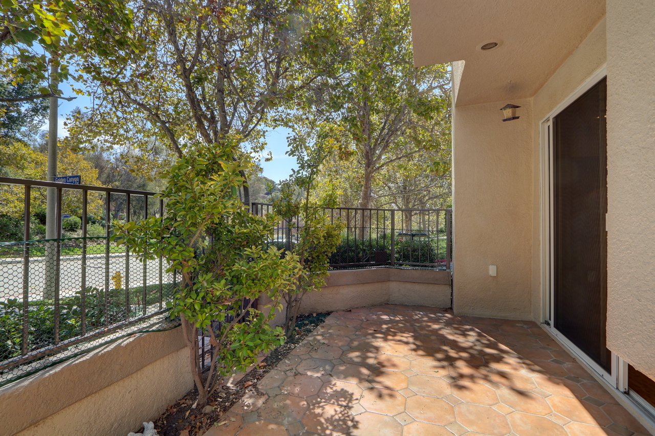 22303 Golden Canyon Cir
