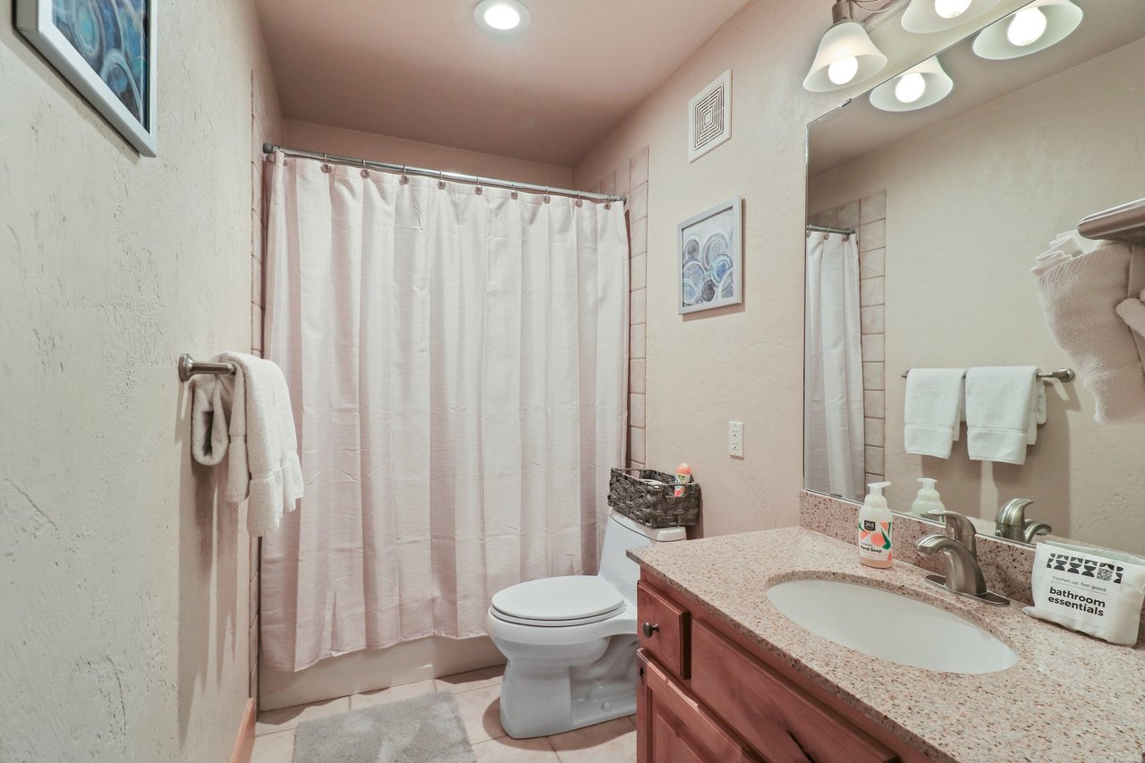 6010 N Fox Pointe