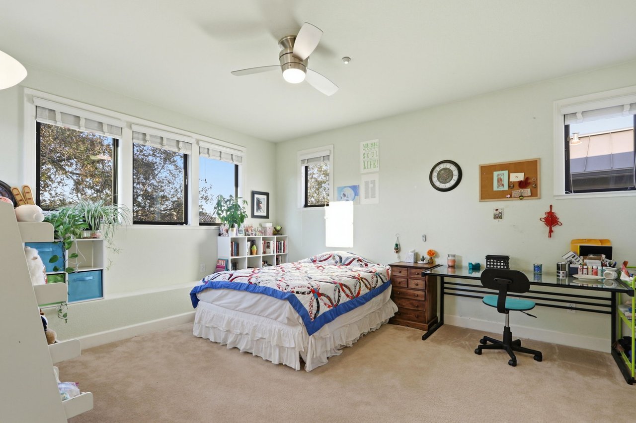 409 Spruce Ln, Palo Alto