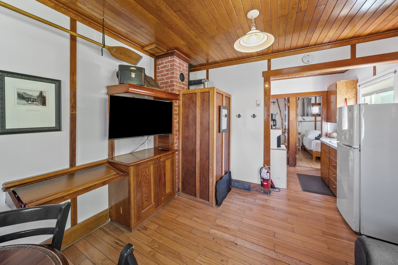 Beaver Street Cabins Banff | B&B Inn