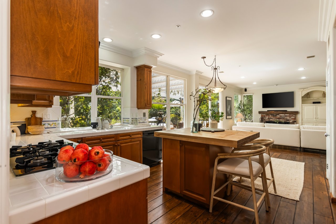 5985 Vista De La Luz