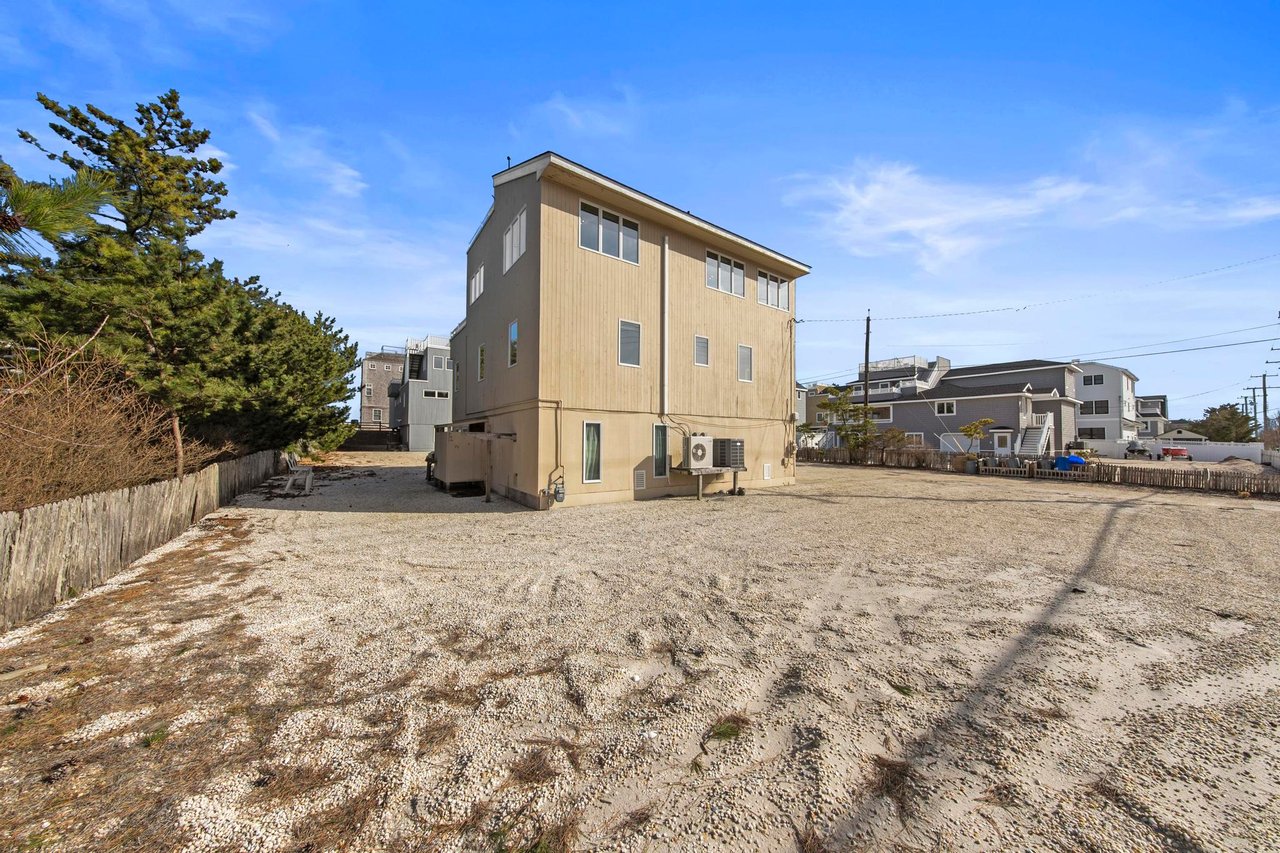 1039A Long Beach Blvd, North Beach