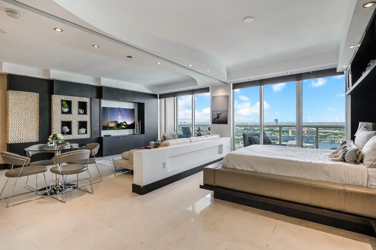 1800 S Ocean Drive, Unit 3109