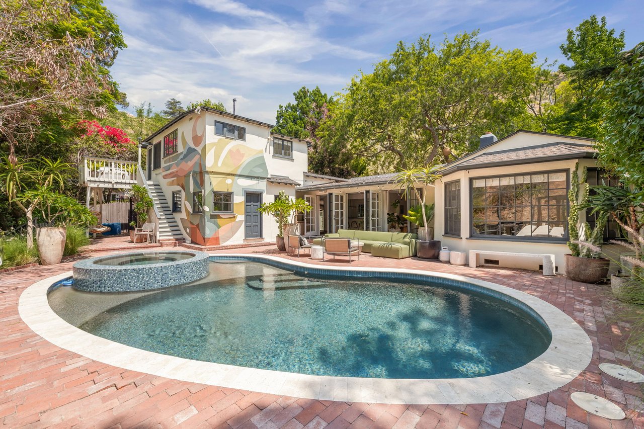 2015 Nichols Canyon Rd