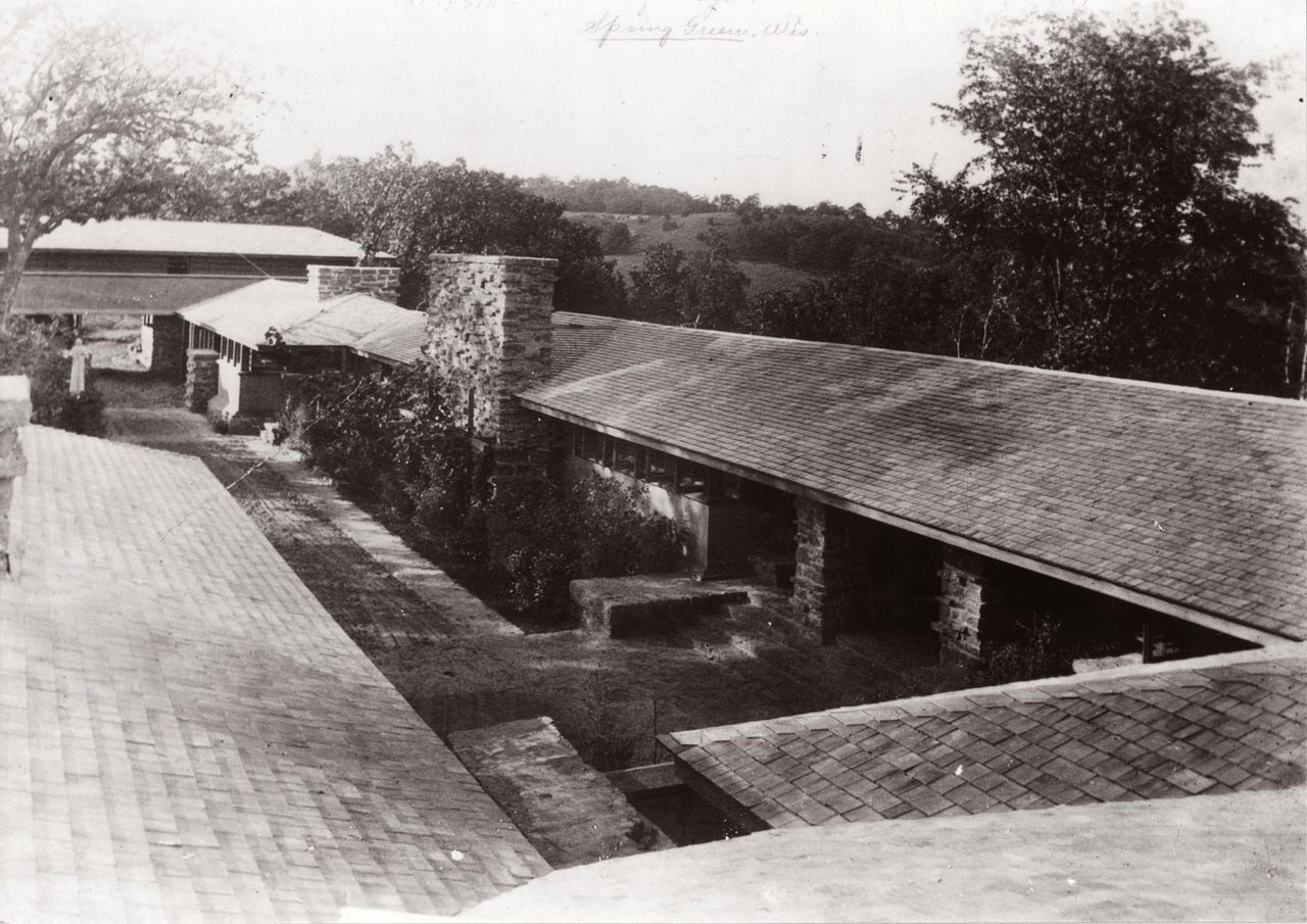 I Spent Two Nights at Frank Lloyd Wright’s Taliesin—And Found His Spirit Everywhere