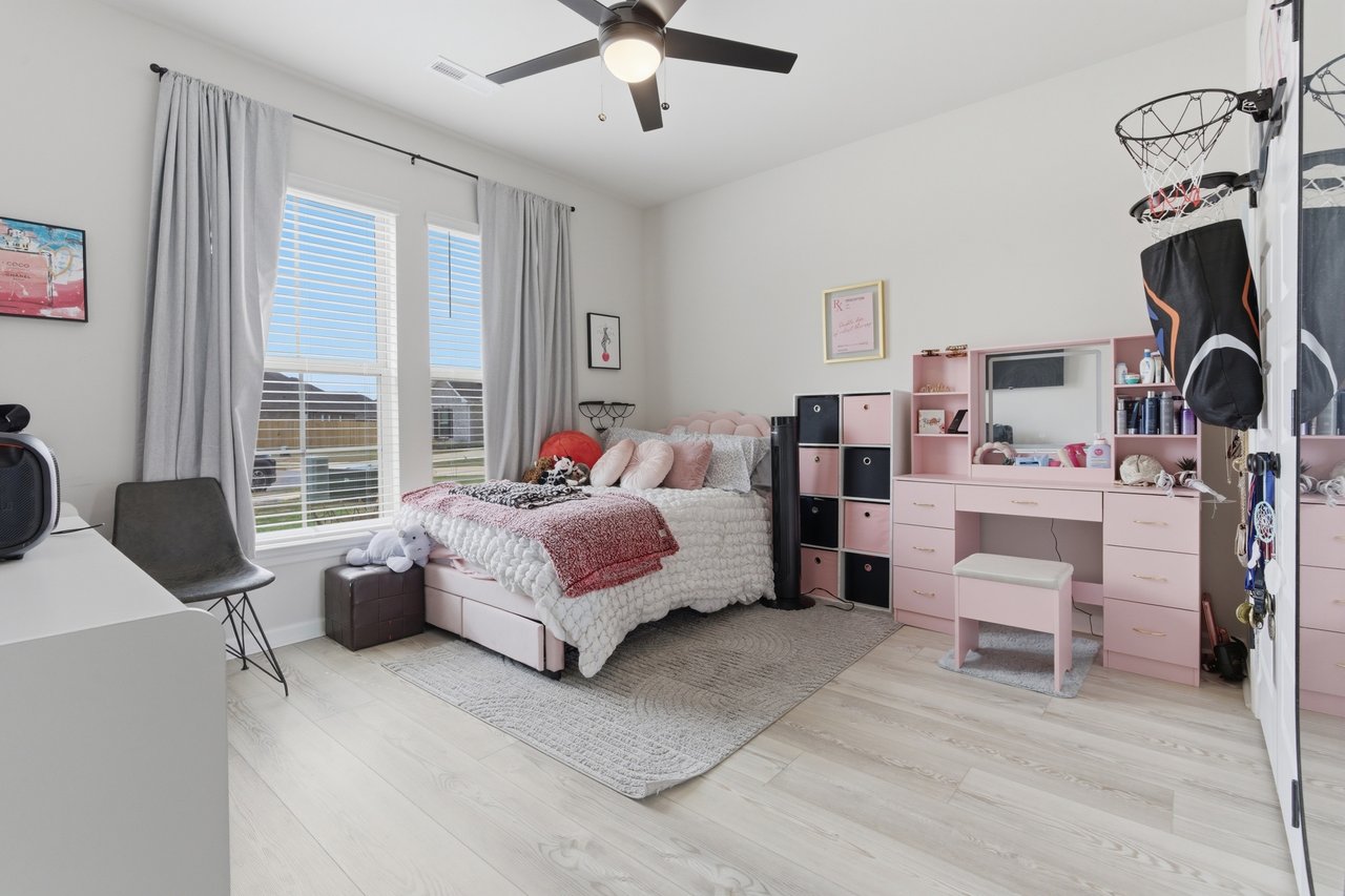4BR Cul-de-Sac Home in Madison City Schools with Modern Finishes