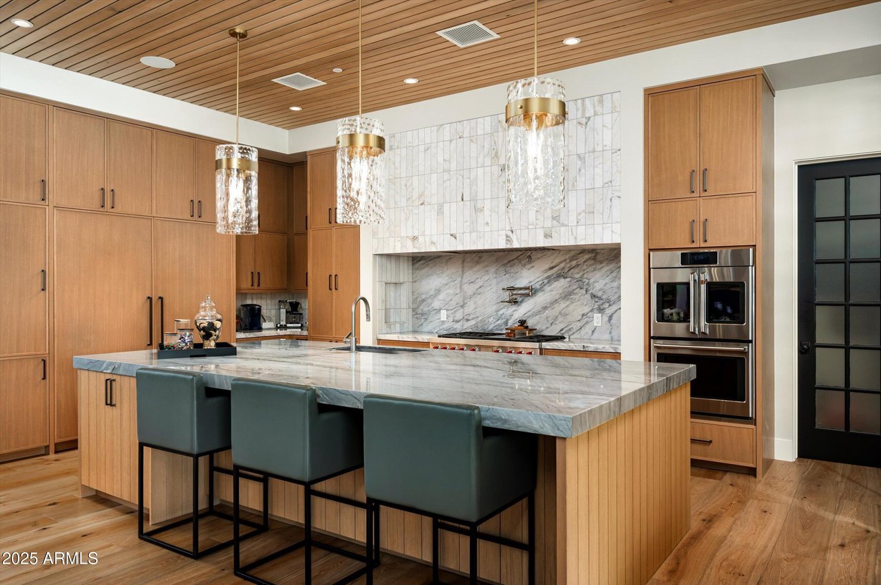8328 E WHISPER ROCK TRL