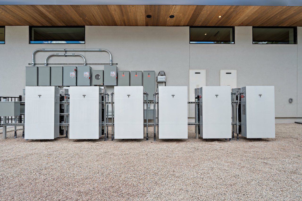 4909 Honey Daisy Way