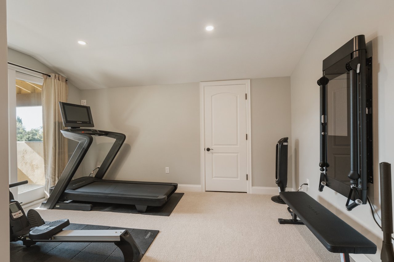 18162 Stratford Circle