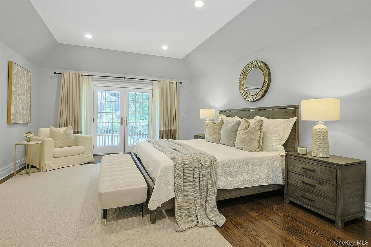 100 Fox Meadow Rd