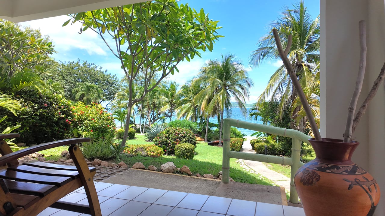 Flamingo Marina Cove 405 - Turnkey Beachfront Condo