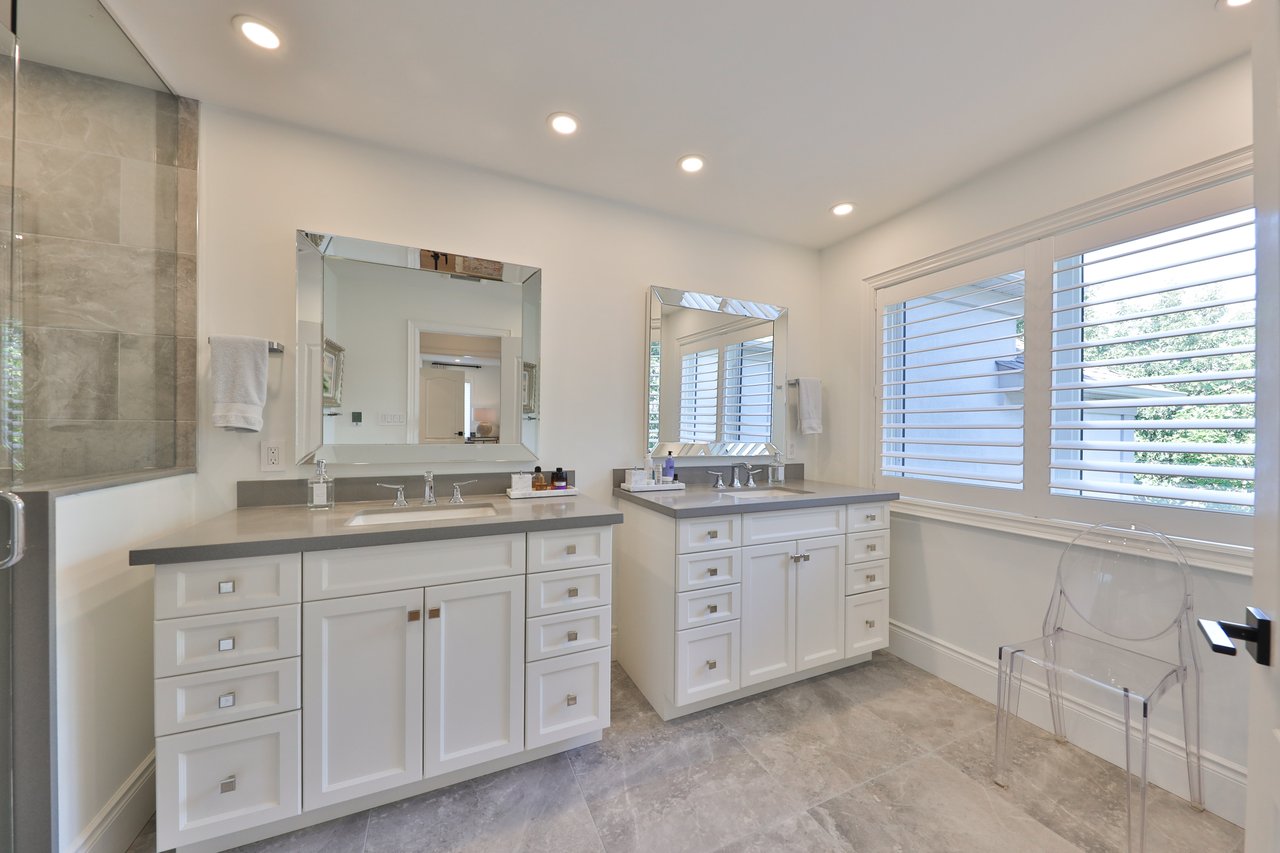 30-2400 Neyagawa Boulevard, Oakville