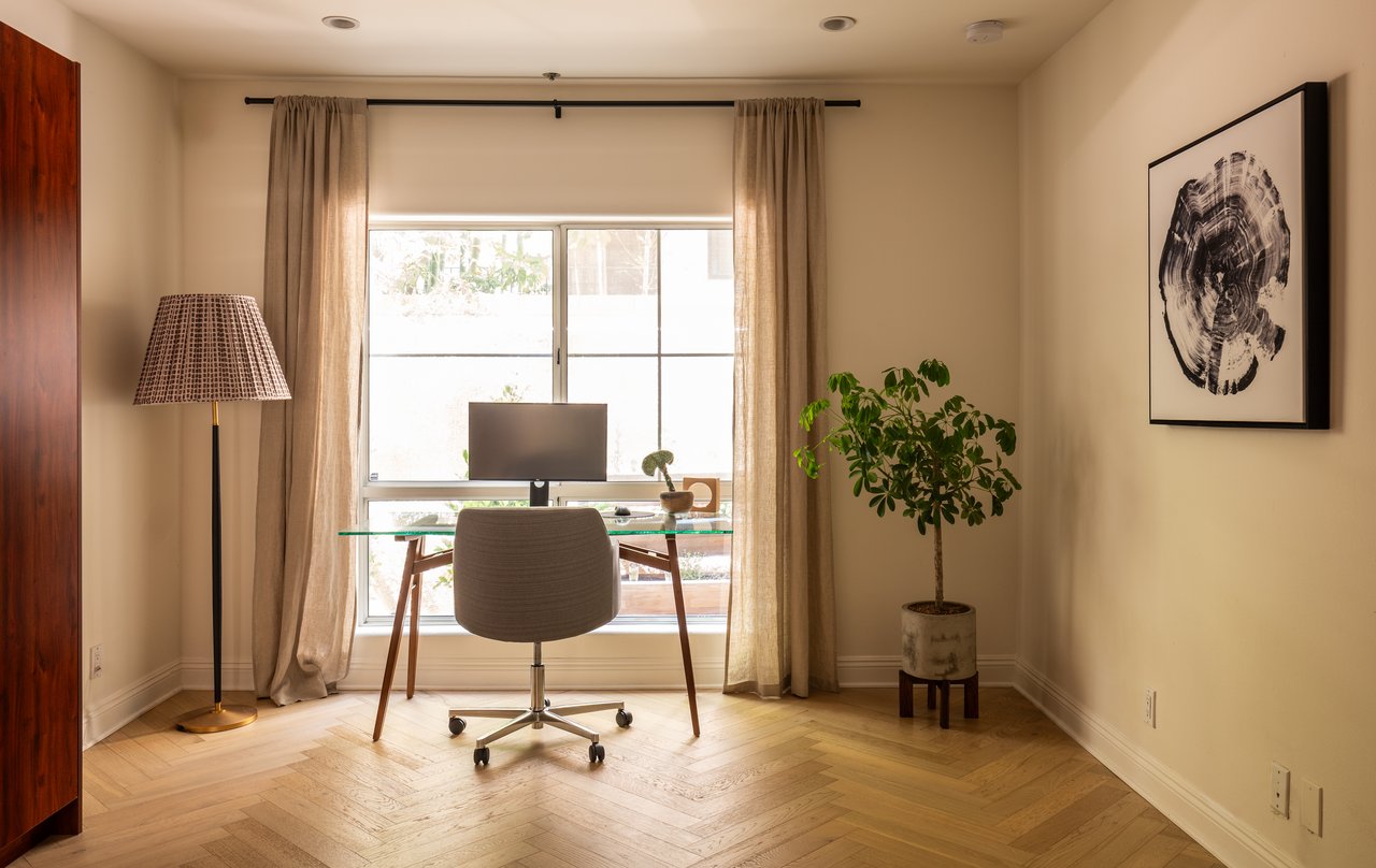 575 S Barrington Ave Unit: 106, Brentwood