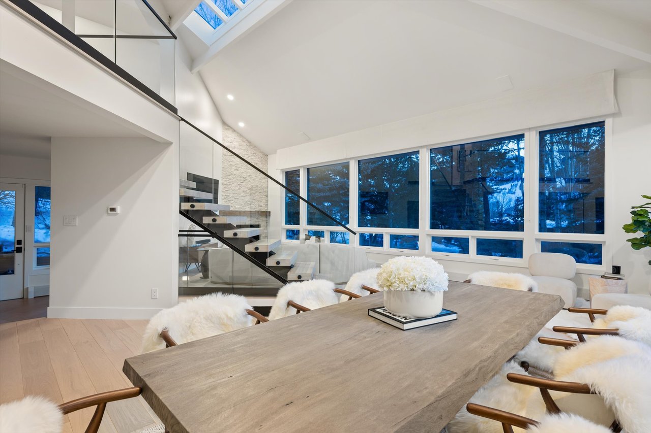 Designer Living with Unmatched Mountain Views