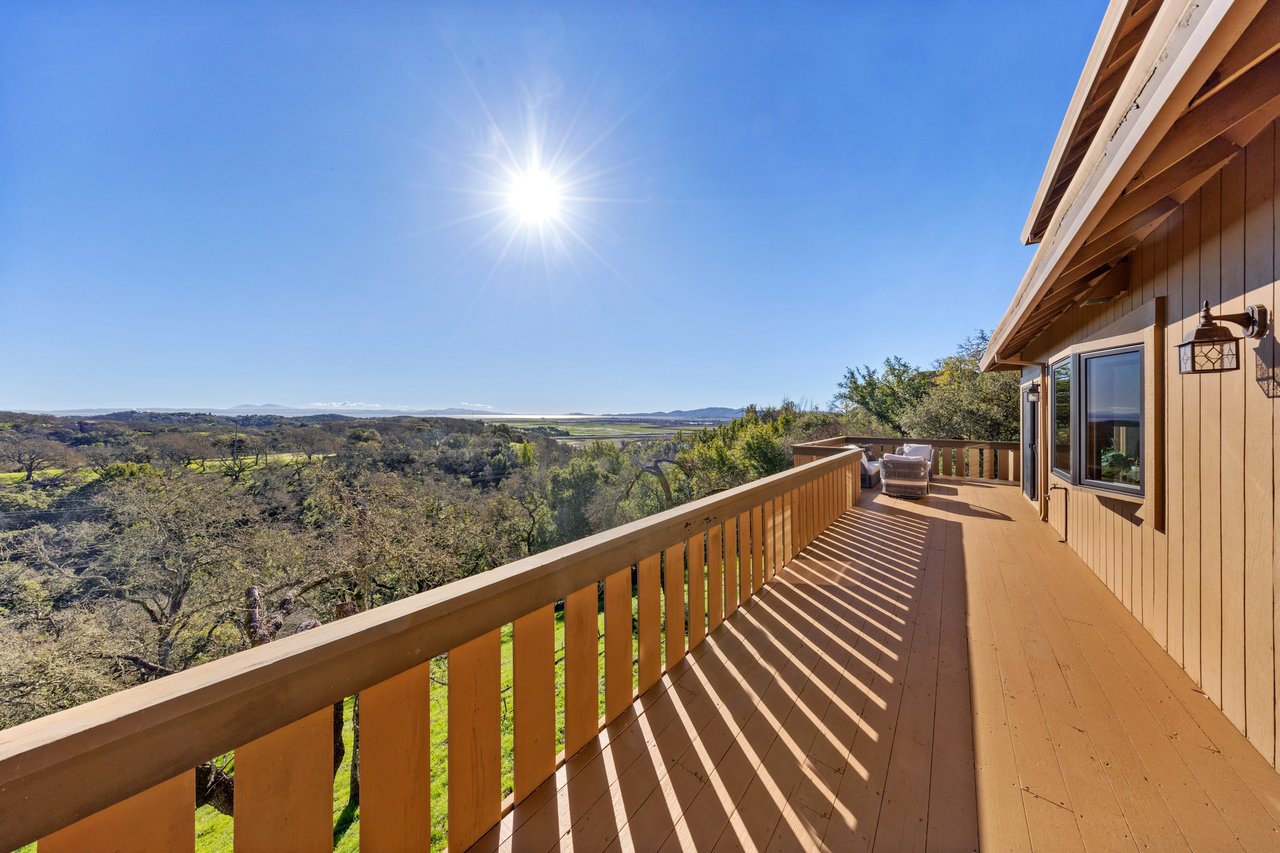 Private and Idyllic Setting with a Pool