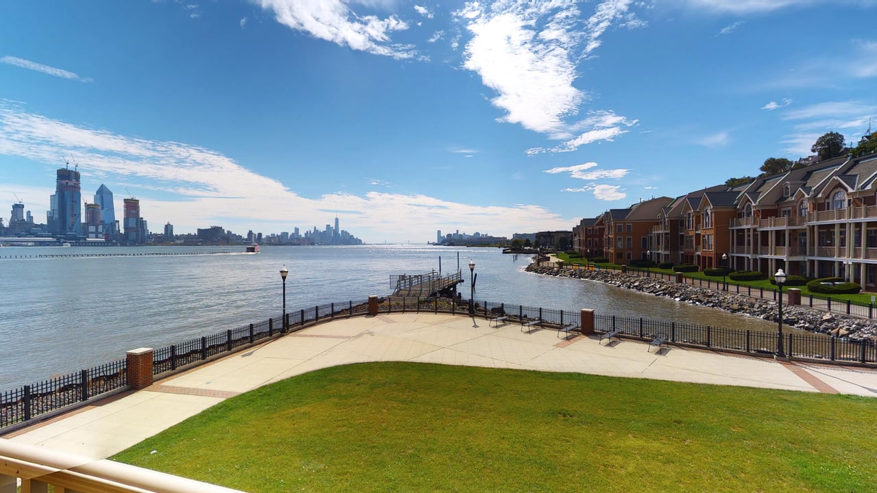 5 Carlyle Ct - The Brownstones at Port Imperial 