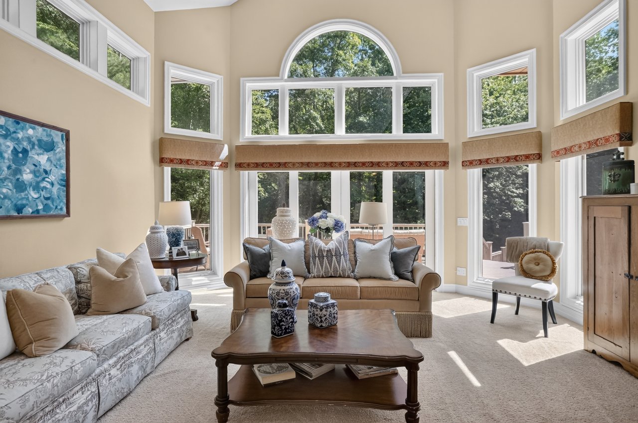 12172 Woodline