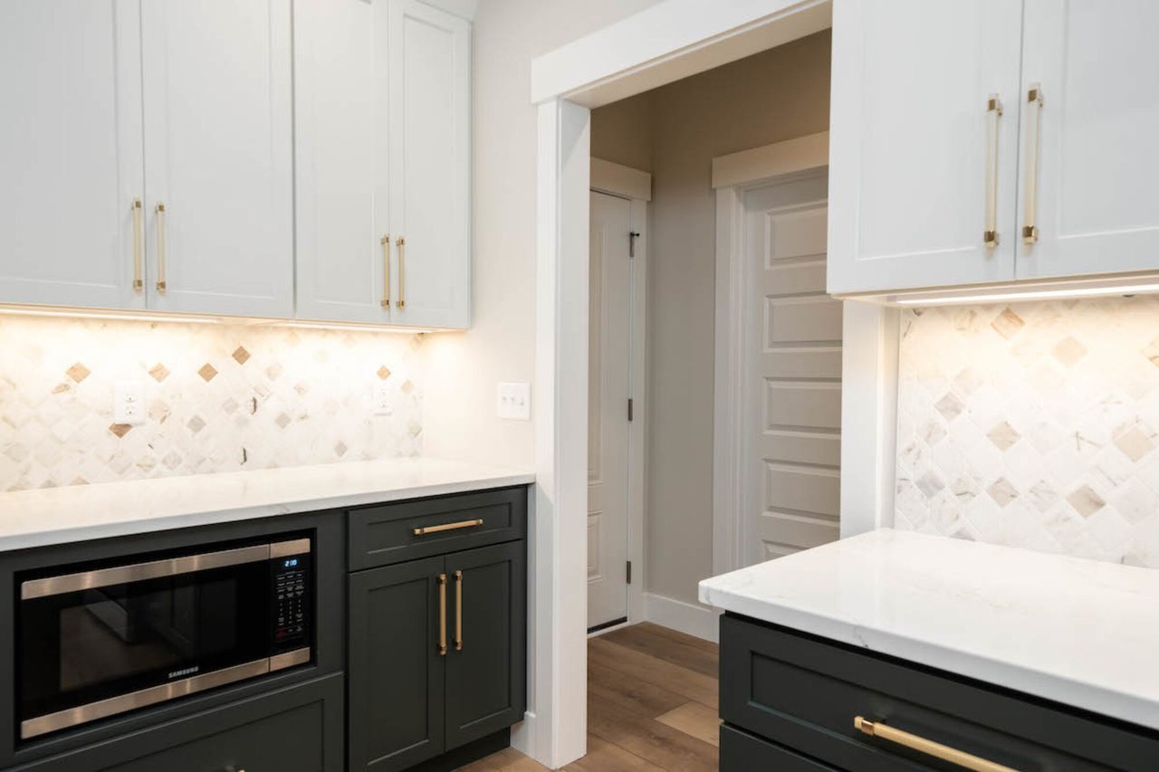 137 W Basalt Dr