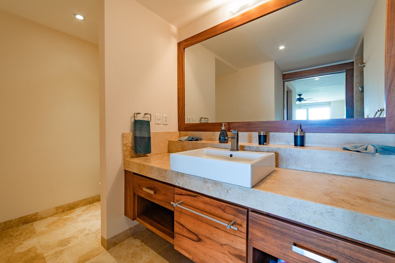 3 Bedroom, Condo, COSMO 8A-1