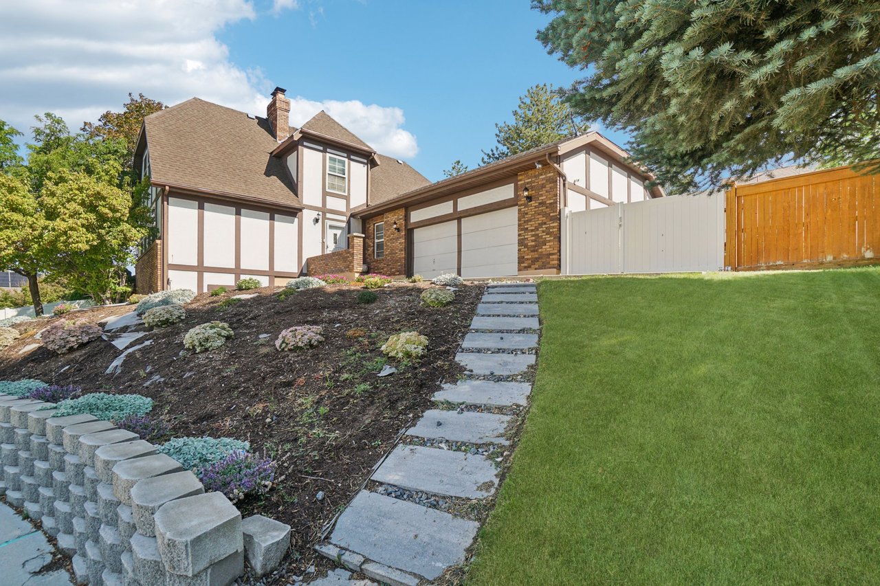 11343 S Clifford Cir