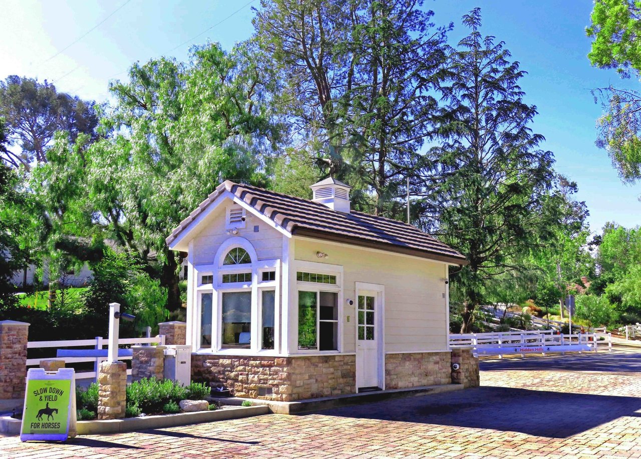 Round Meadow gatehouse in Hidden Hills, photographed May 2019
