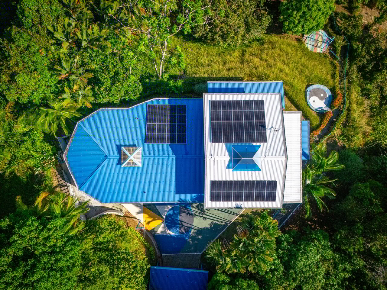 Casa Vista Harmonia, Legendary Ocean Views and Sustainable Living!