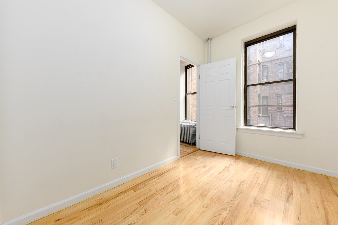 345 East 12th Street Unit: 18