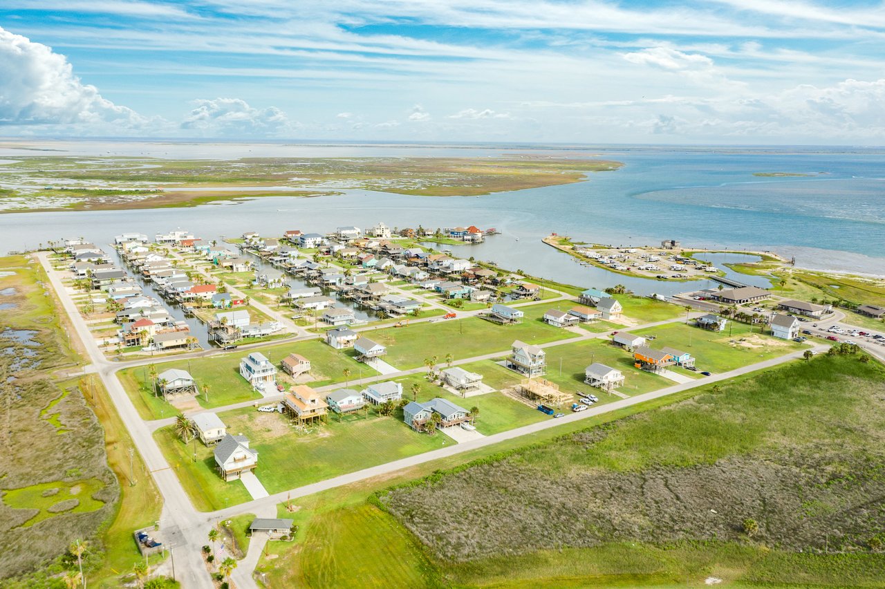 Canal Homes View in Treasure Island TX presented by Carter Signature Properties