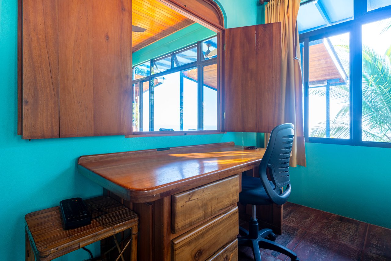 Casa Vista Harmonia, Legendary Ocean Views and Sustainable Living!