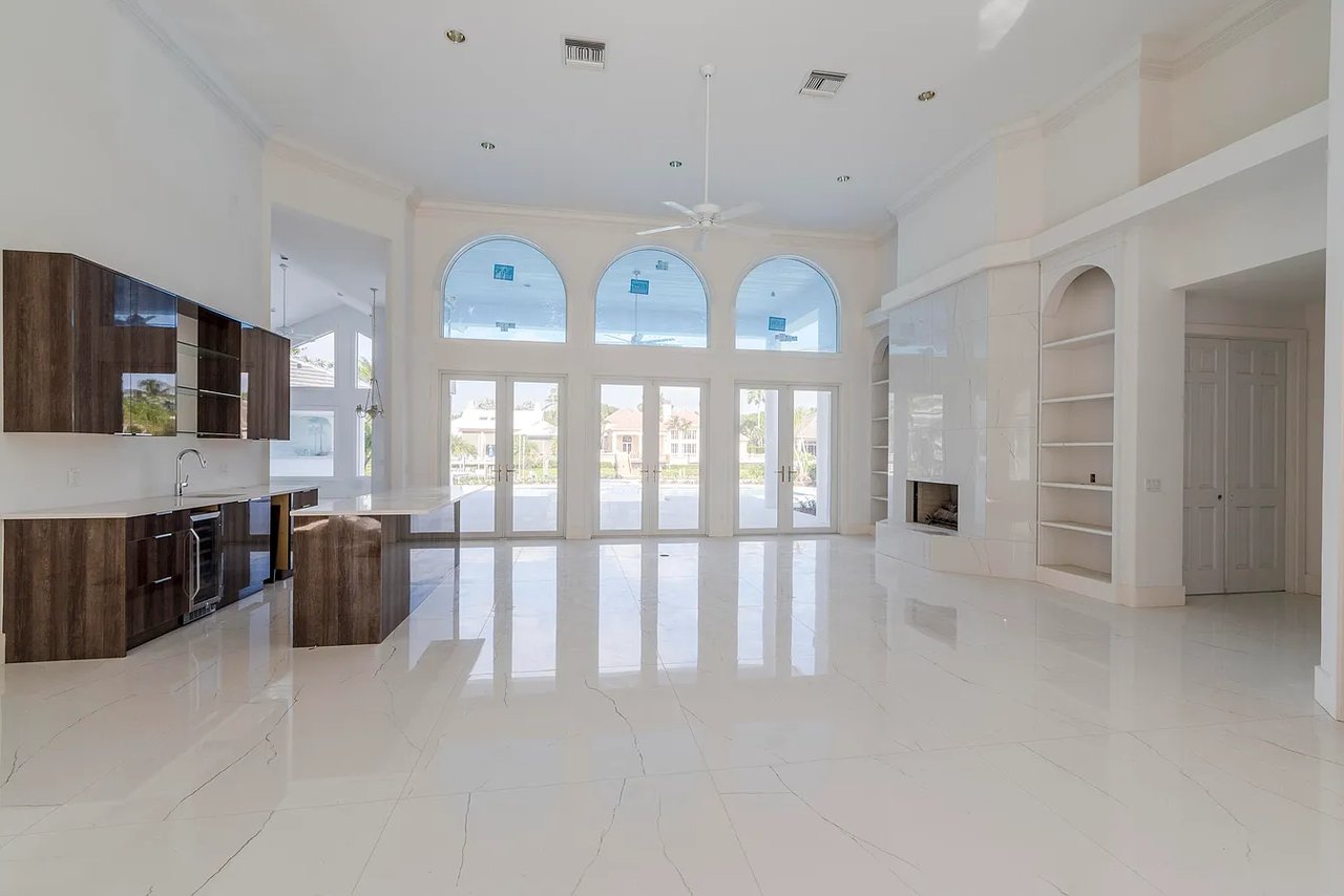 418 Mariner Dr