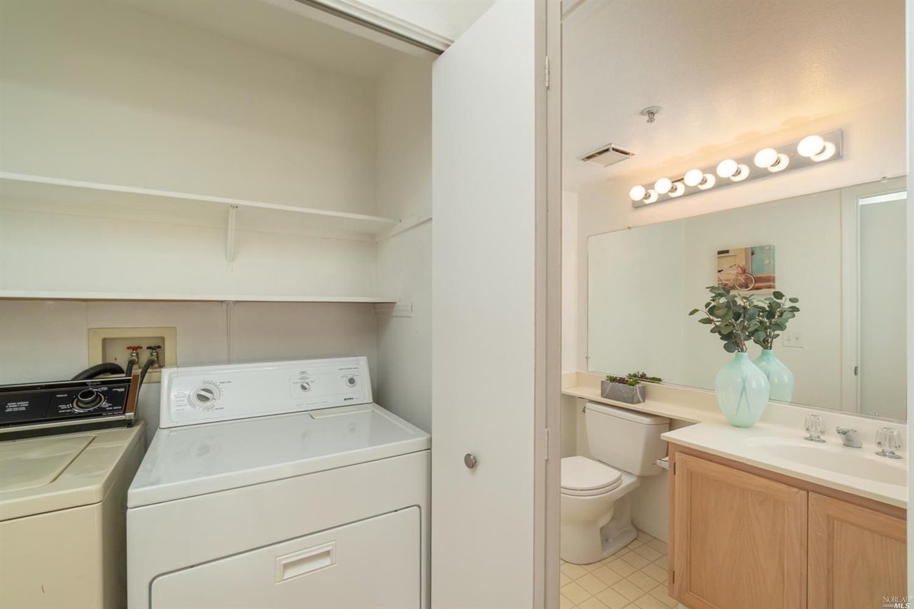 17 Cedarwood Ln