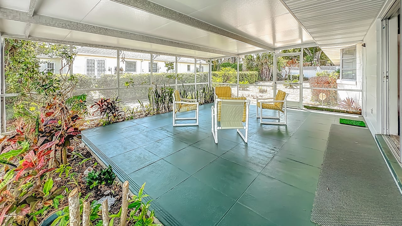 Mid-Century Modern 4-Bedroom in Dommerich Hills, Maitland