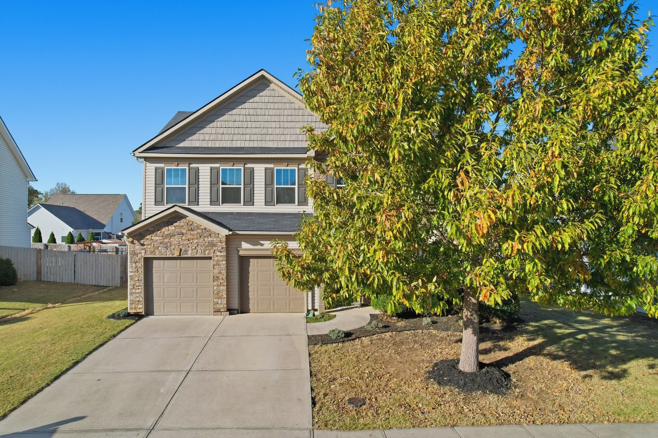 24 Dunsborough Drive