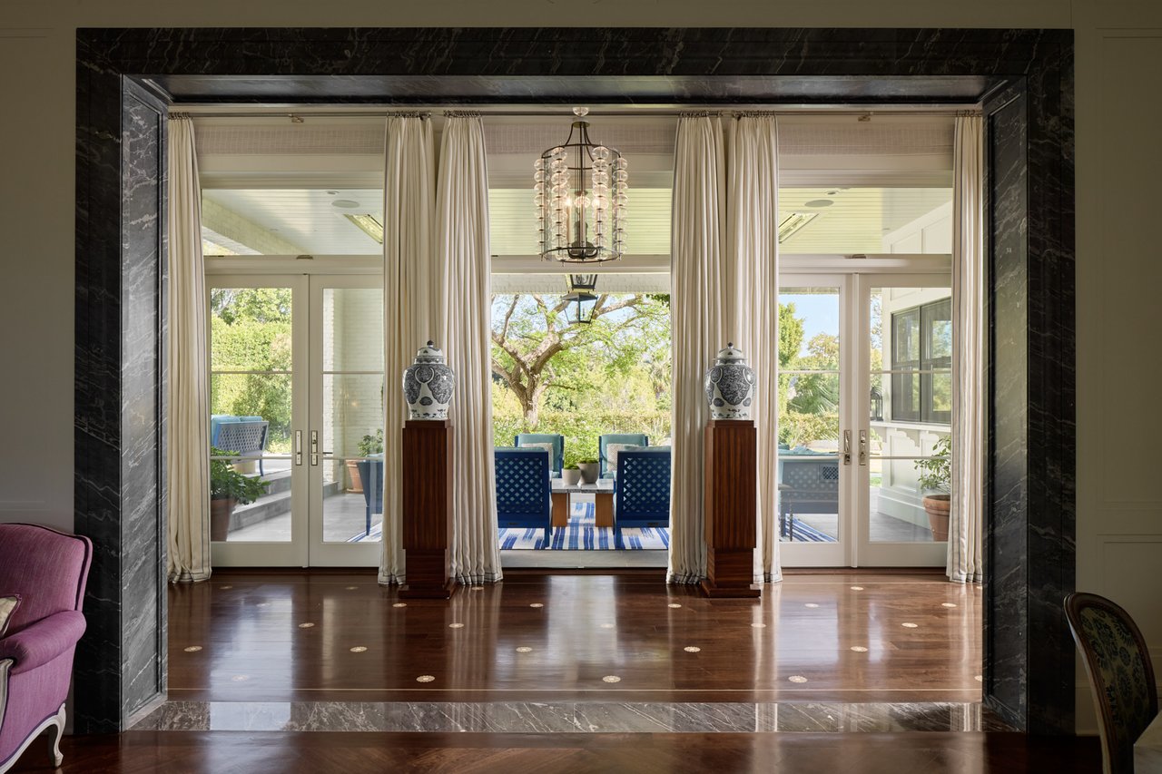 250 N Carolwood Dr, Holmby Hills